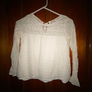 Lace detail Hollister top!